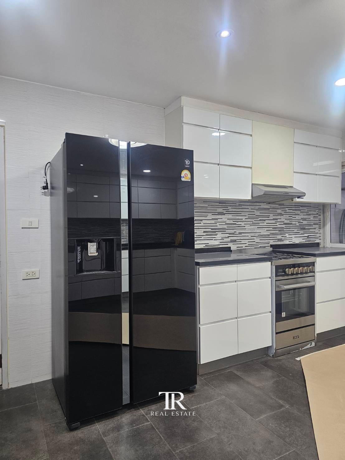 Oriental Tower Condominium