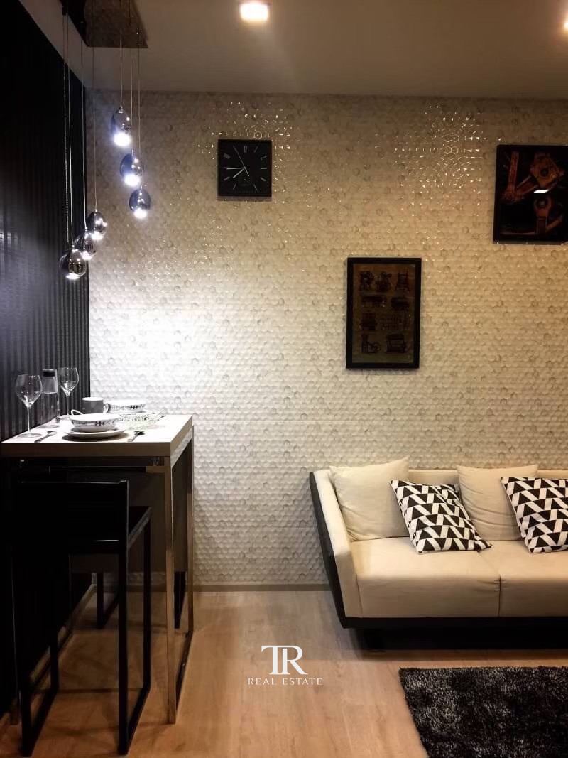 M Thonglor 10