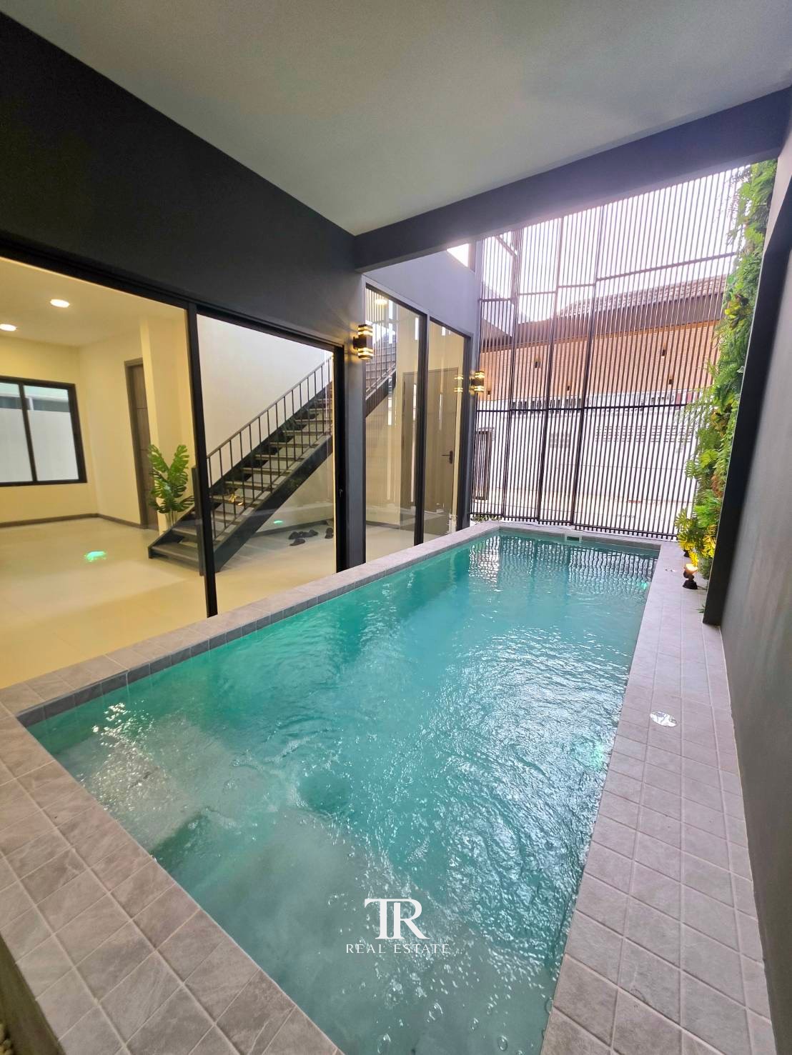 Pool Villa  – Sukhumvit 60/1