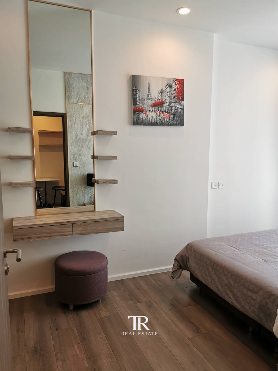 Whizdom Essence Sukhumvit
