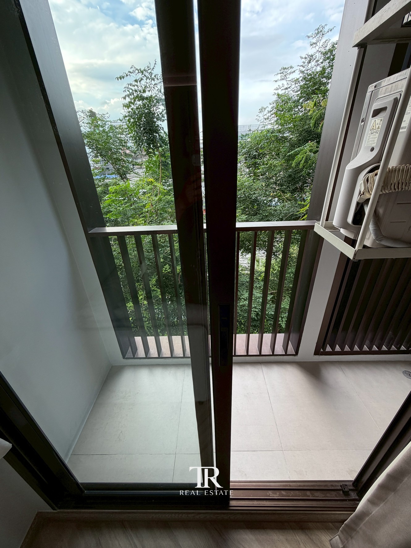 CHAPTER Thonglor 25