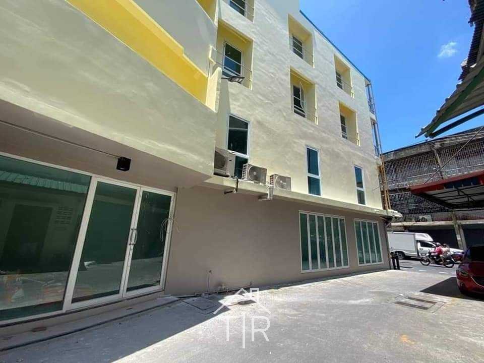 Commercial Space for Rent – Sukhumvit 22–24