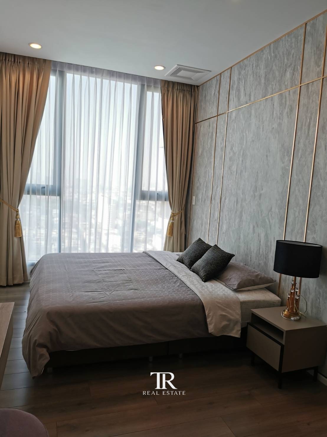 Whizdom Essence Sukhumvit