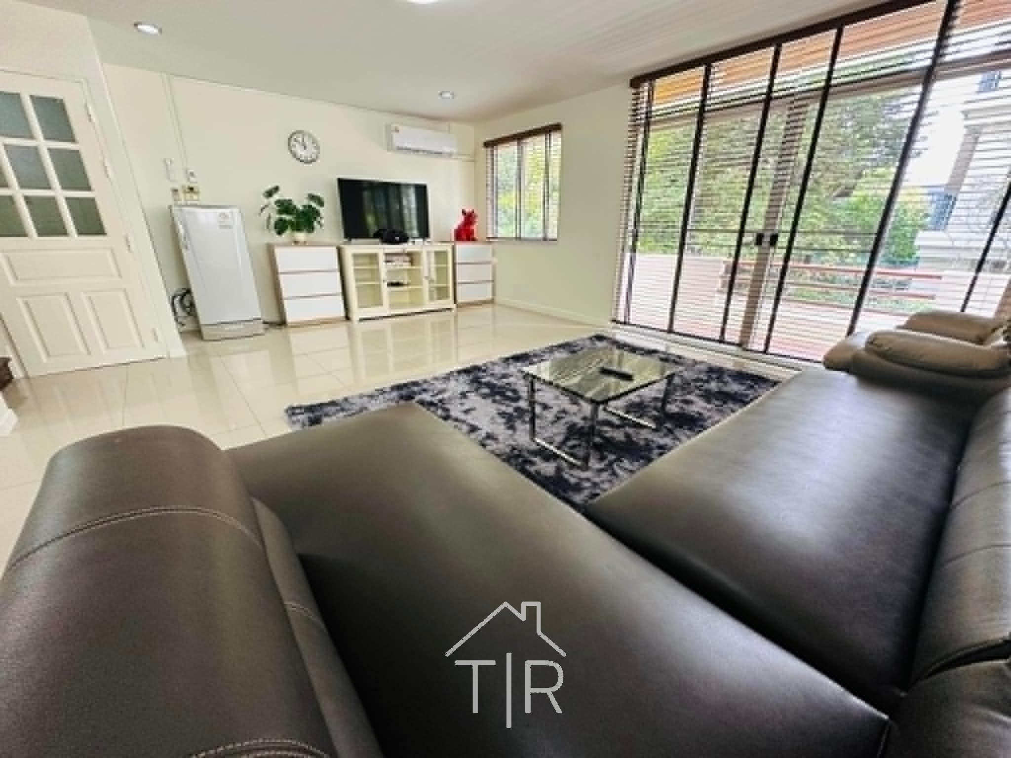 Spacious 4-Storey Single House for Rent: 5 Bedrooms in Sukhumvit 31 near BTS Phrom Phong