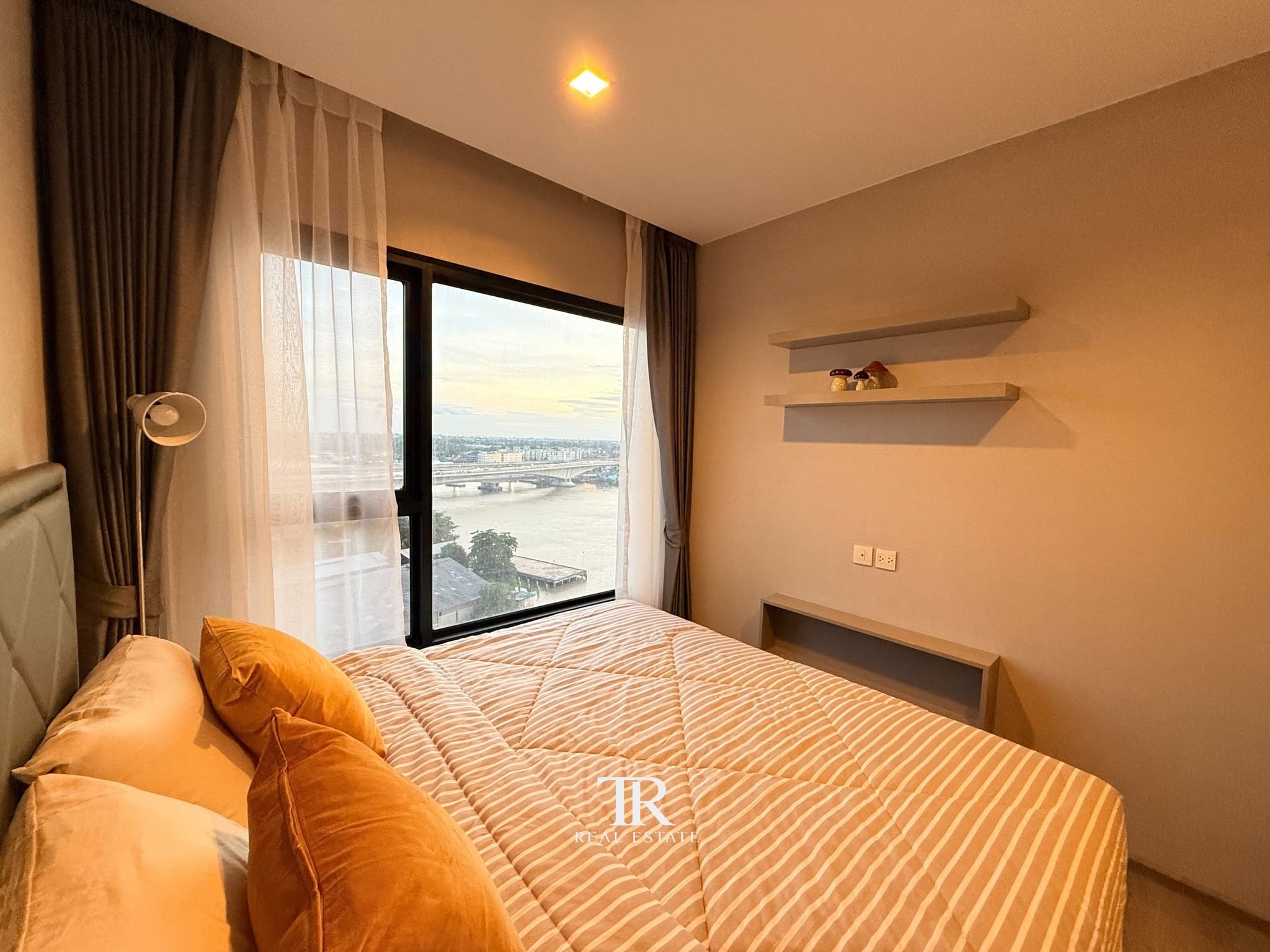 เดอะ โพลิแทน รีฟ (The Politan Rive)