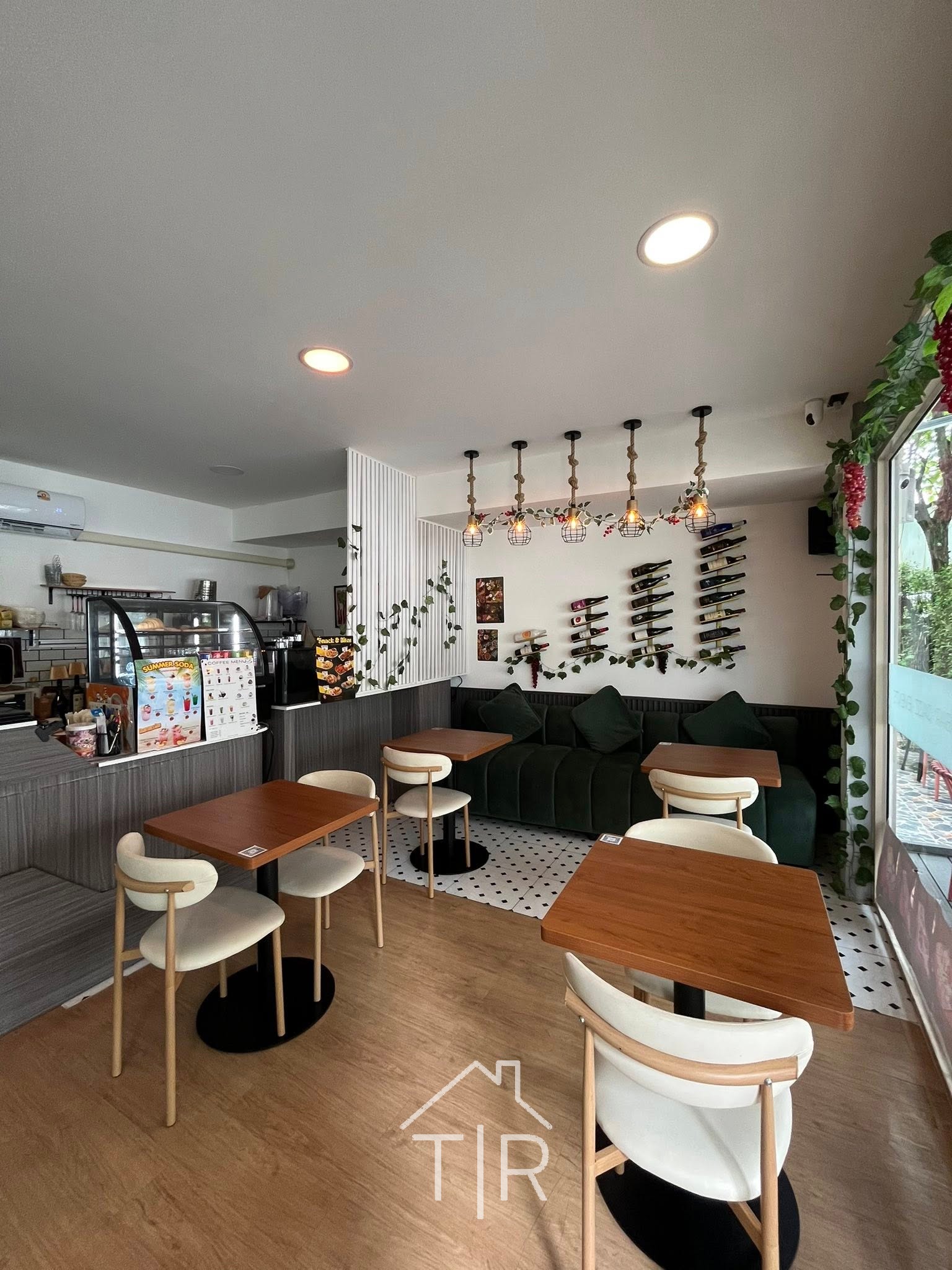 Commercial Space for Rent – Near BTS Nana