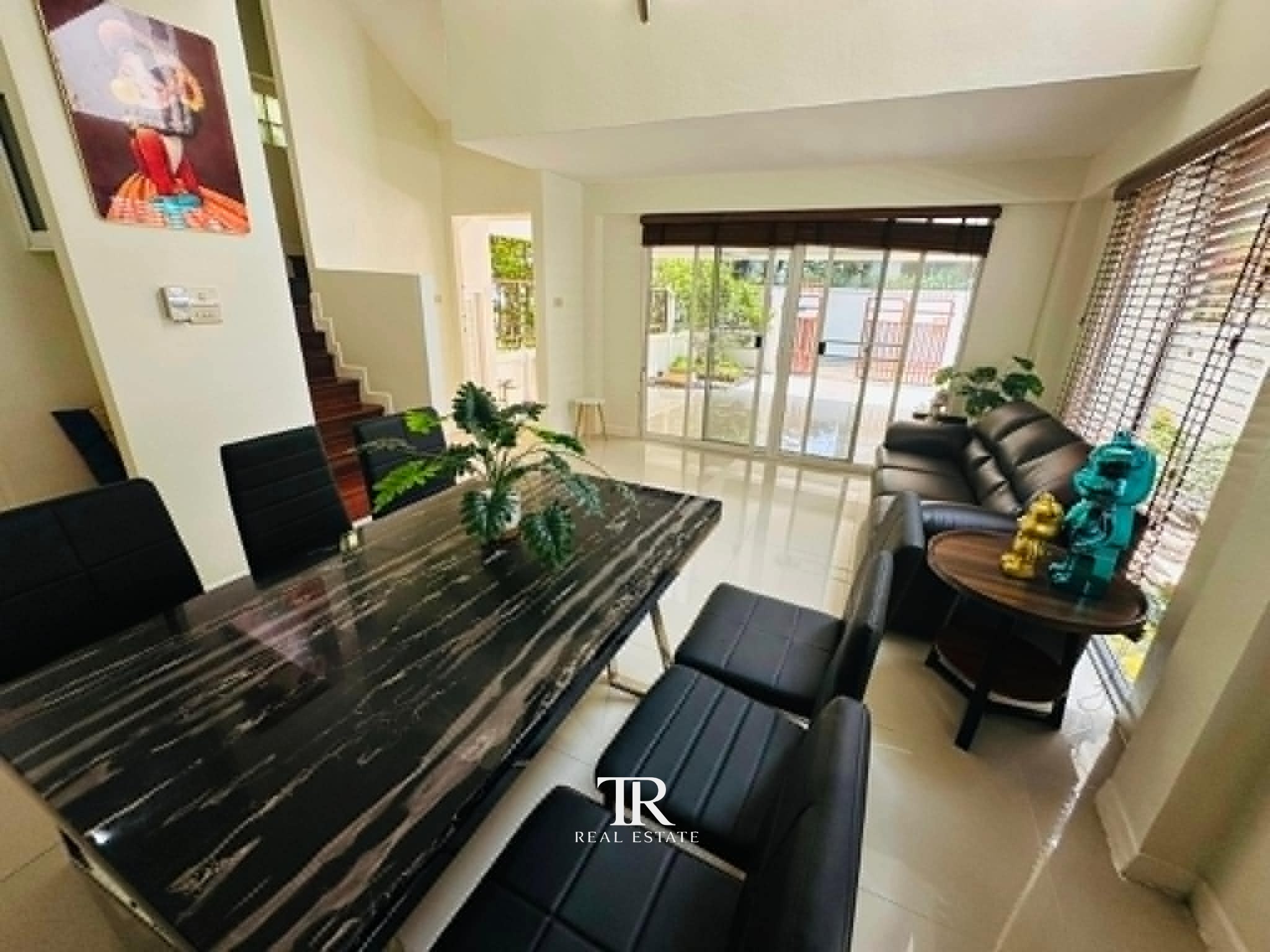 Spacious 4-Storey Single House for Rent: 5 Bedrooms in Sukhumvit 31 near BTS Phrom Phong