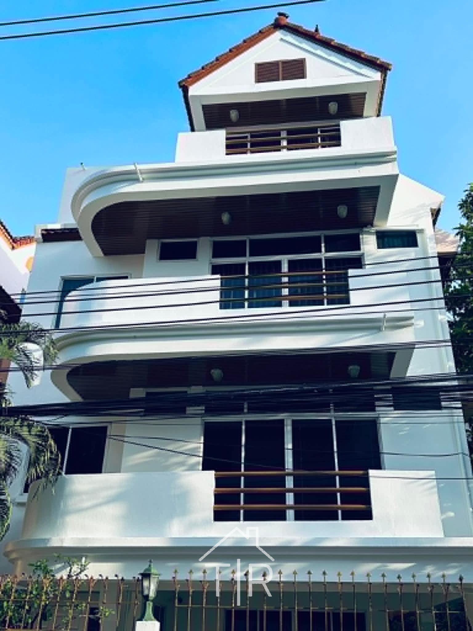 Spacious 4-Storey Single House for Rent: 5 Bedrooms in Sukhumvit 31 near BTS Phrom Phong