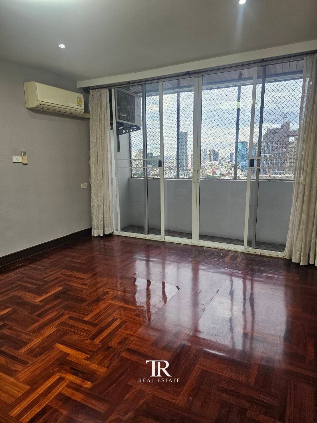 Oriental Tower Condominium