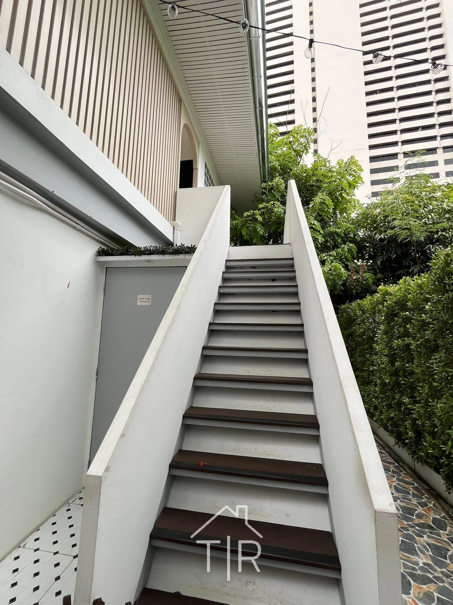Commercial Space for Rent – Near BTS Nana